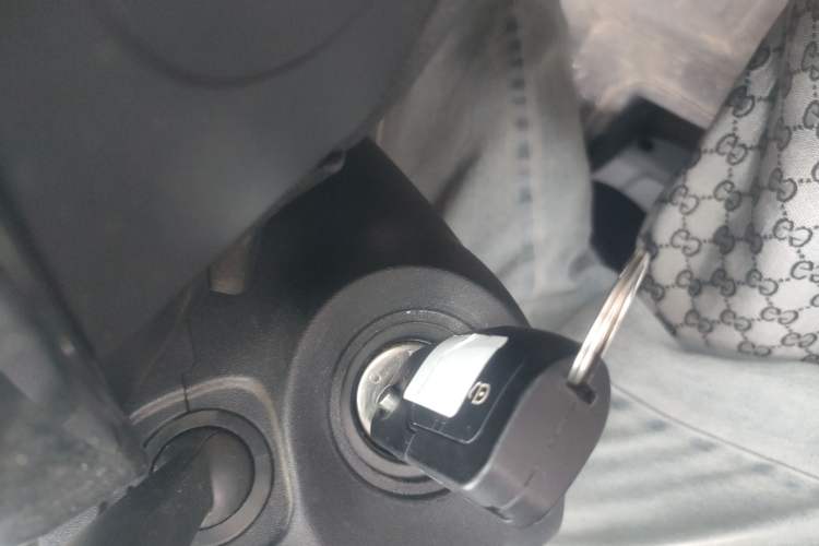 Used JMC Fushun 2022 2.0T Manual Multi-Function Passenger Vehicle Mid-Range High Roof 6-7 Seats
