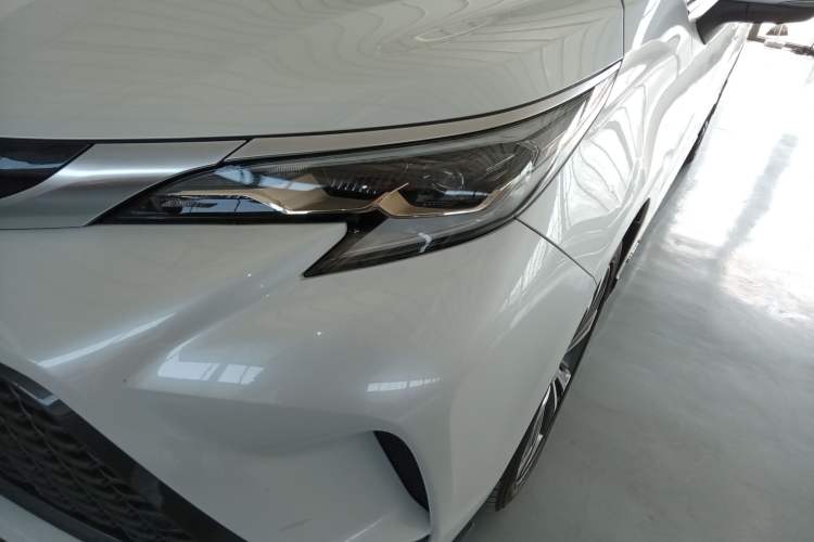 Used Toyota Granvia 2022 2.5L Hybrid Premium Edition