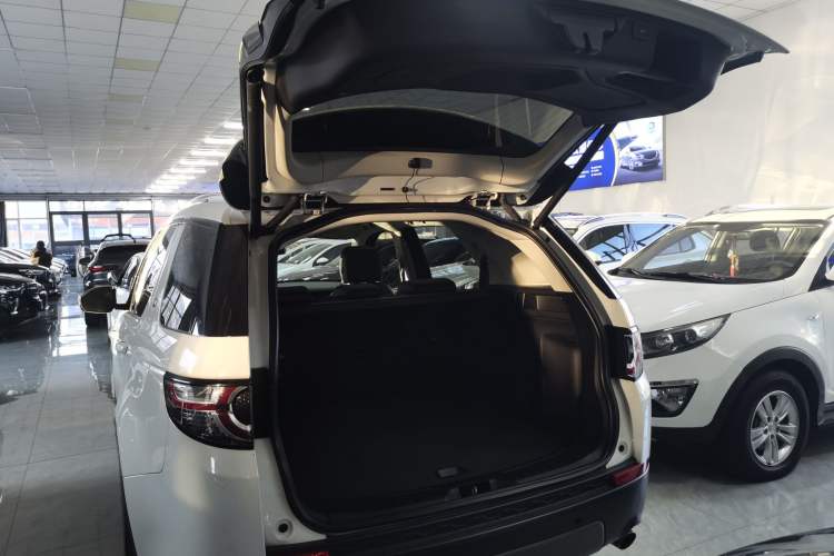 Used Land Rover Discovery Sport 2018 240 PS SE Version