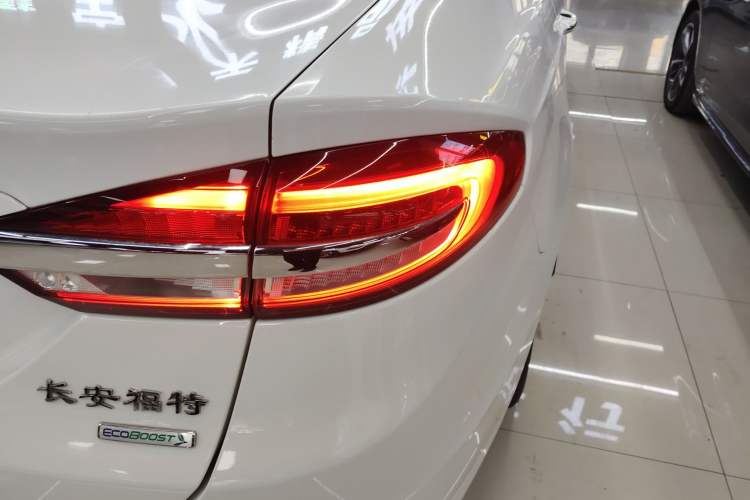 Used Ford Mondeo 2017 EcoBoost 180 Stylish Model
