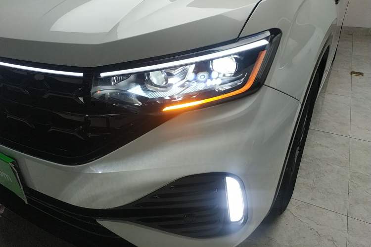 Used Volkswagen Tayron 2023 Revised Version 380TSI All-Wheel Drive R-Line High-Energy Edition
