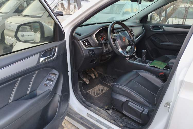 Used Roewe RX5 2018 20T Two-Wheel Drive Manual Internet Smart Edition
