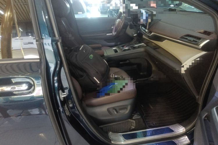 Used Toyota Granvia 2023 2.5L Hybrid Flagship VIP Edition
