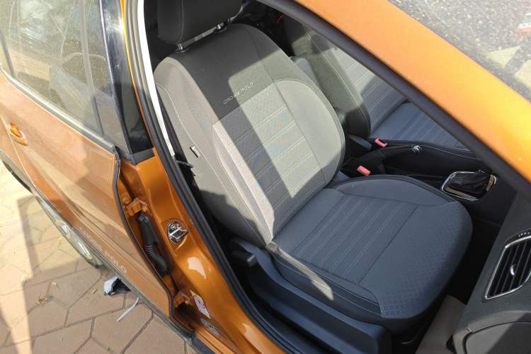 Used Volkswagen Polo 2014 1.6L Cross Polo Automatic
