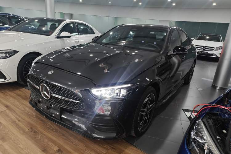 Used Mercedes-Benz C-Class 2024 Facelifted C-Class 260 L Night Edition Sports Version