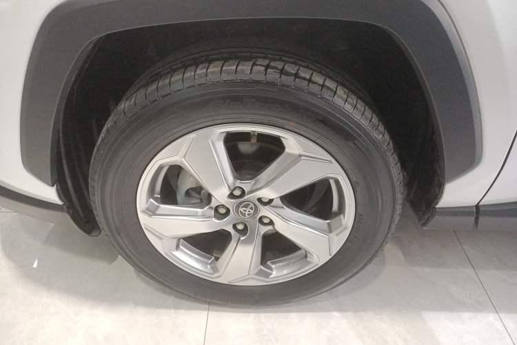 Used Toyota RAV4 2022 2.0L CVT Two-Wheel Drive Fashion Plus Edition
