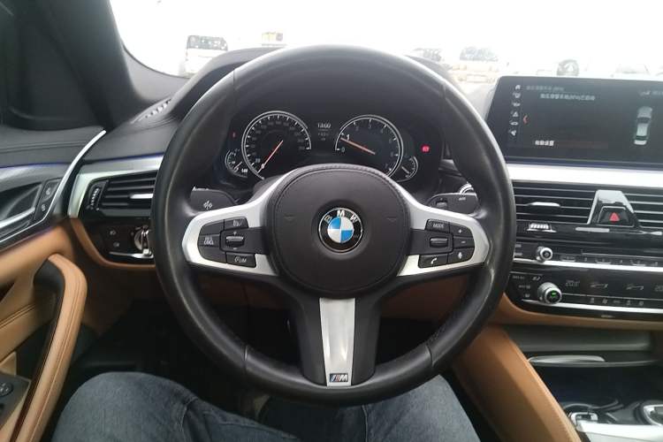 Used BMW 5 Series (Import) 2018 525i M Sport Package
