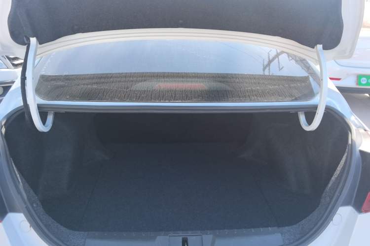 Used Geely Auto Emgrand 2019 Leading Edition 1.5L CVT Upward-Connected Model China VI Standard
