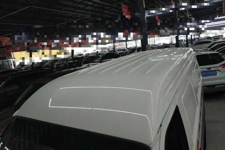 Used Jinbei New Hiace X30L 2024 Champion Edition Van 2/5 Seats Front-Mounted Air Conditioning
