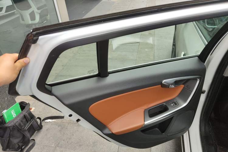 Used Volvo V60 2015 T5 Zhiya Edition
