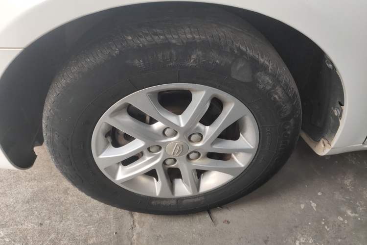 Used Geely Auto Emgrand 2017 Sedan Million Edition 1.5L Manual Luxury Model
