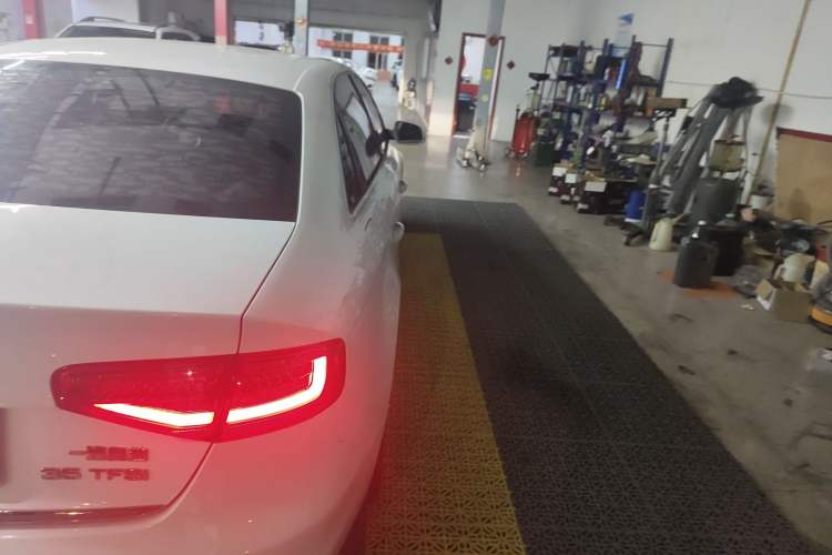 Used Audi A4L 2016 35 TFSI Collection Edition S line Comfort Model
