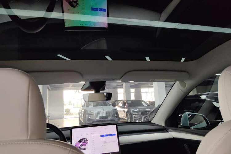 Used Tesla Model Y 2022 Long-Range All-Wheel-Drive Version
