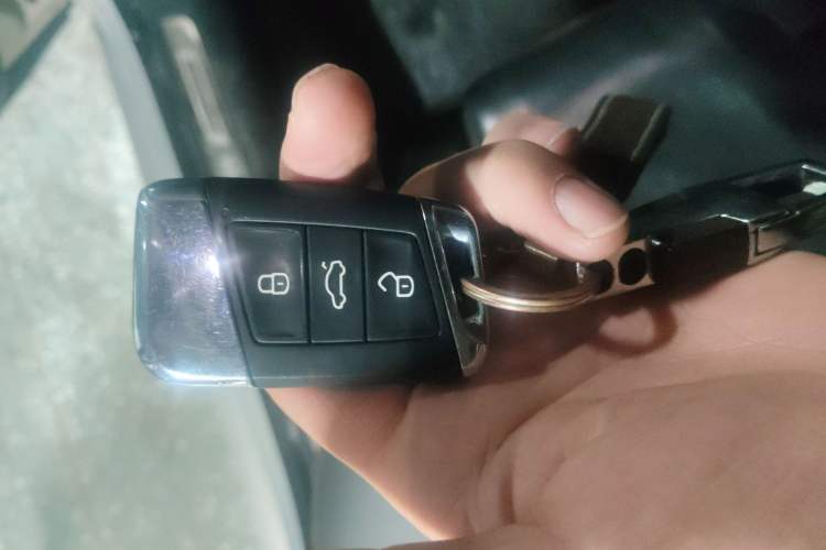 Used Volkswagen Magotan 2017 330TSI DSG Leading Model
