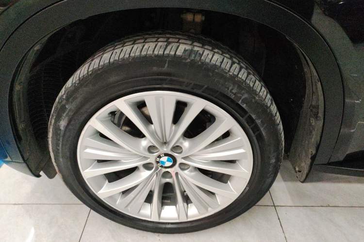 Used BMW X5 2015 xDrive28i
