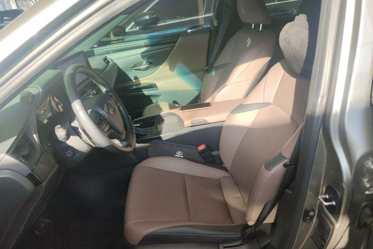 Used Lexus ES 2023 200 Excellence Edition
