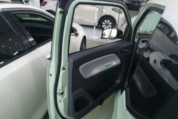 Used Wuling Hongguang MINIEV 2021 Macaron Premium Model – Lithium Iron Phosphate
