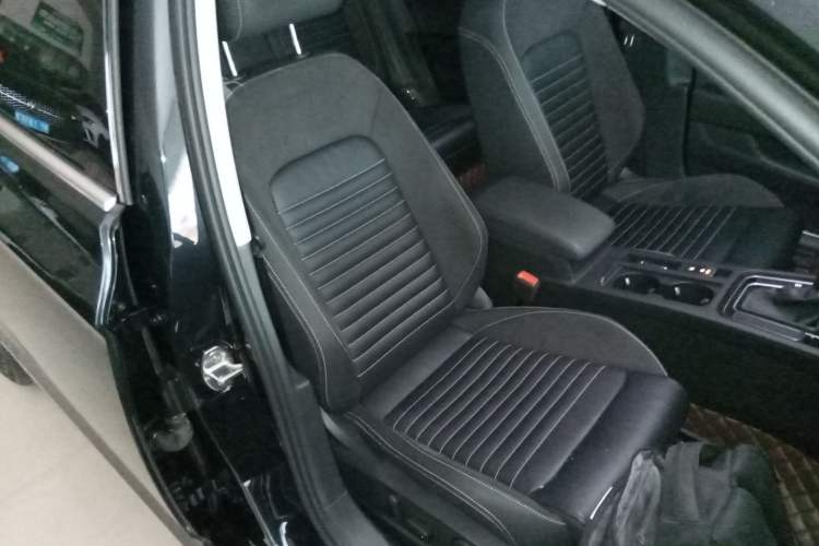 Used Volkswagen Magotan 2020 330TSI DSG Leading Model
