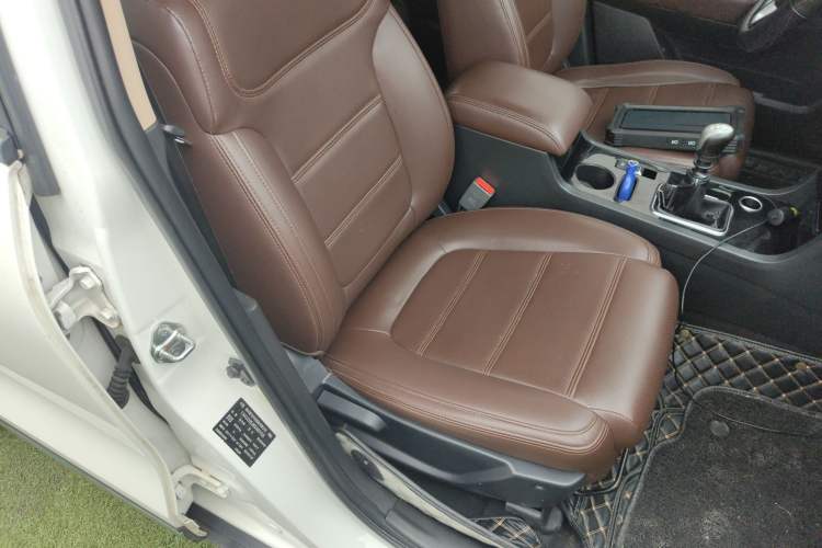 Used Yema T70 2016 Upgraded Model 1.5T Manual Luxury Version
