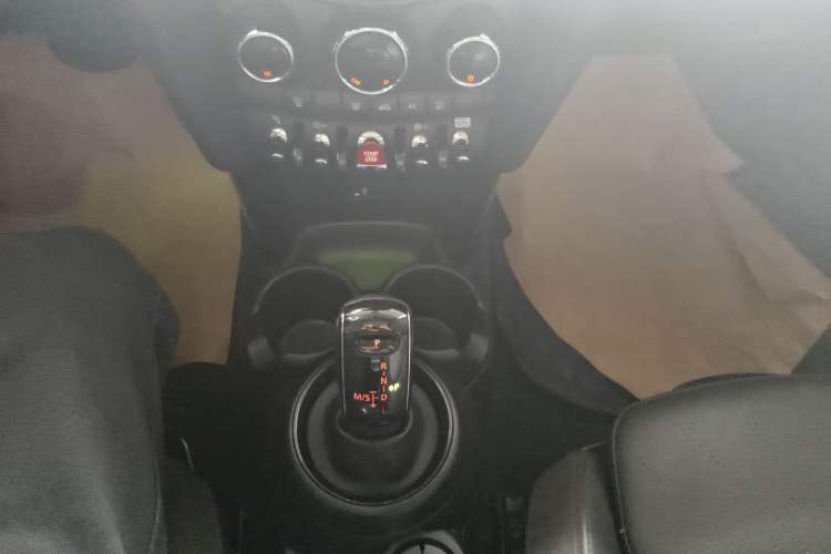 Used MINI MINI 2021 1.5T COOPER Artist