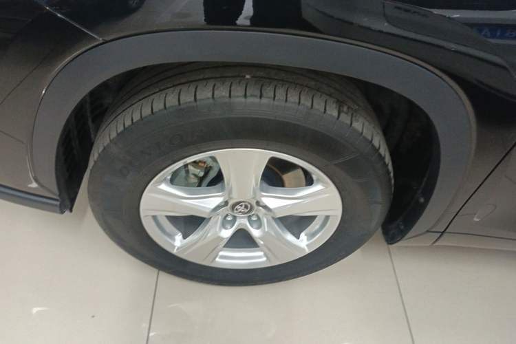 Used Toyota Highlander 2024 2.5L Smart Electric Hybrid Dual-Motor Two-Wheel-Drive Elite Edition 5 Seats
