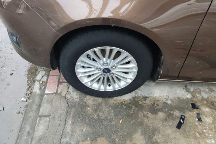 Used Ford Escort 2015 1.5L Automatic Comfort Model
