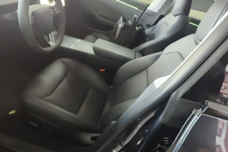 Used Tesla Model 3 2023 Rear-Wheel-Drive Version
