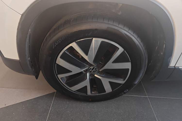 Used Volkswagen Tayron 2023 300TSI Two-Wheel-Drive Luxury Plus Advanced Edition
