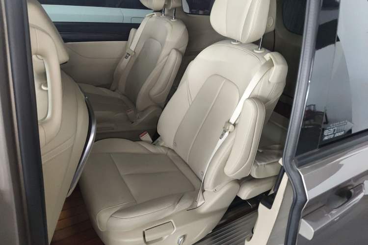 Used Buick GL8 2023 ES Lu Zun Deluxe Model
