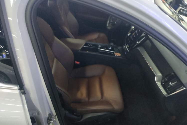 Used Volvo S60 2022 B4 Zhiyi Luxury Edition