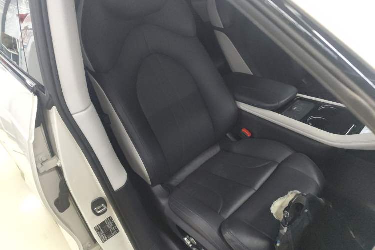 Used  LS7 2023 77 kWh Urban Fit Rear-Wheel Drive
