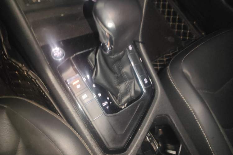 Used Volkswagen Tiguan L 2017 330TSI Automatic Two-Wheel Drive Luxury Edition