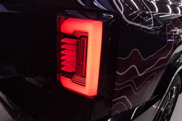 Used  Leopard 8 2025 Smart & Brave Flagship Edition 7 Seats
