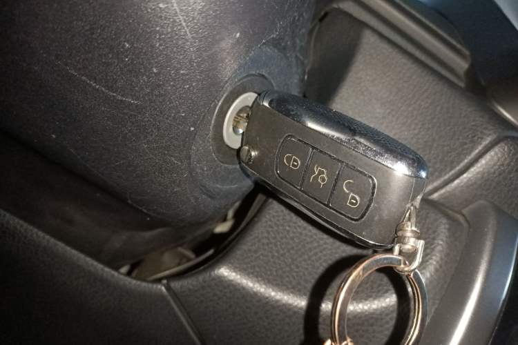 Used Toyota YARiS L 2016 Revised 1.3E Manual – Charming Edition
