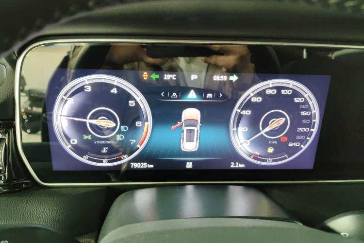 Used Hongqi HS5 2022 Revised Version 2.0T Smart Connect Flagship Edition
