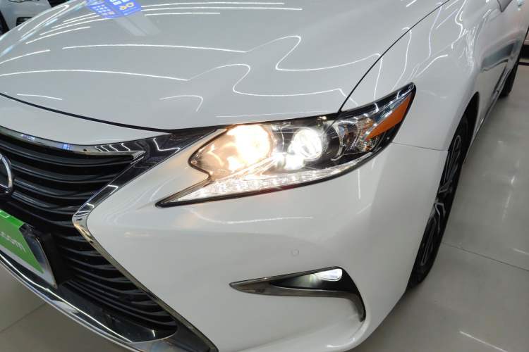 Used Lexus ES 2016 200 Midnight Special Limited Edition
