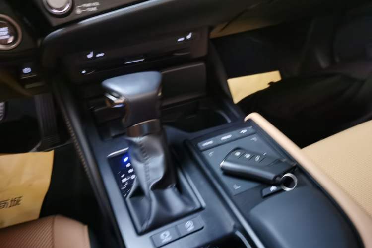 Used Lexus ES 2021 200 Excellence Edition