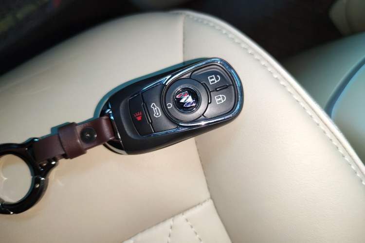 Used Buick GL8 2023 Land Executive Class 652T Luxury Model
