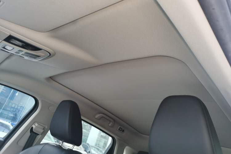 Used Wey VV5 2017 2.0T Ultra-Luxury Version
