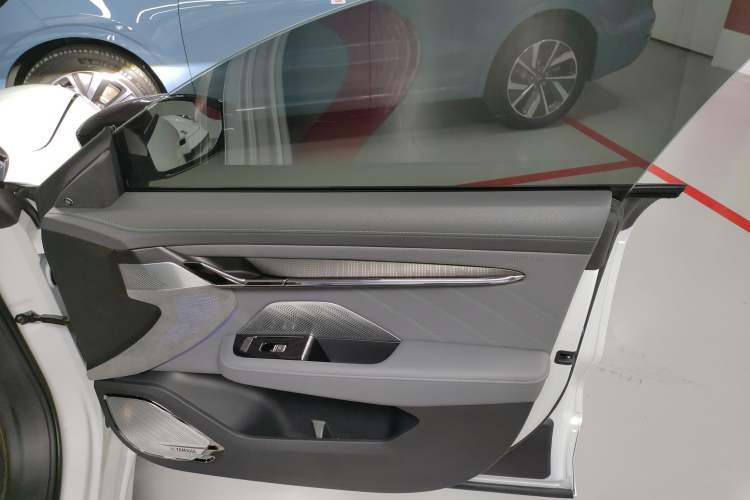 Used Zeekr 001 2023 WE Edition 86 kWh
