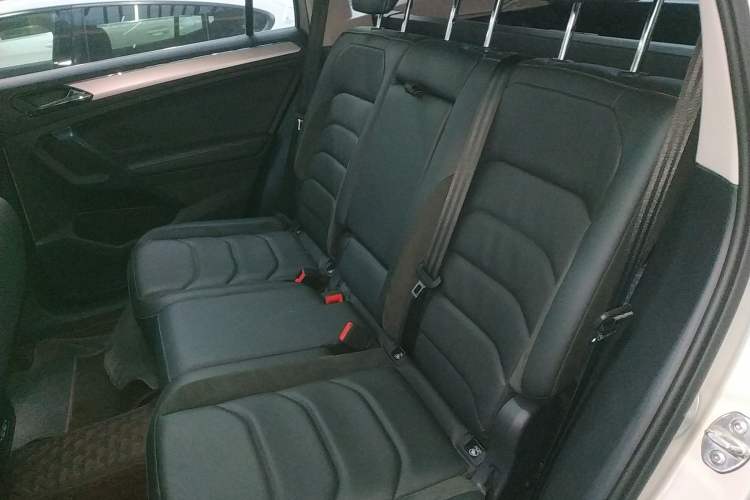 Used Volkswagen Tiguan L 2021 330TSI Automatic Two-Wheel Drive Smart Edition
