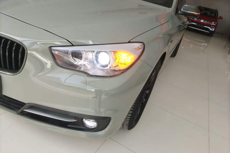 Used BMW 5 Series GT 2015 528i Leading Model
