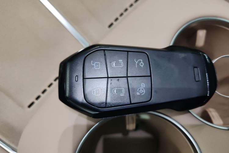 Used XPeng X9 2025 740 Ultra-Long Range Max