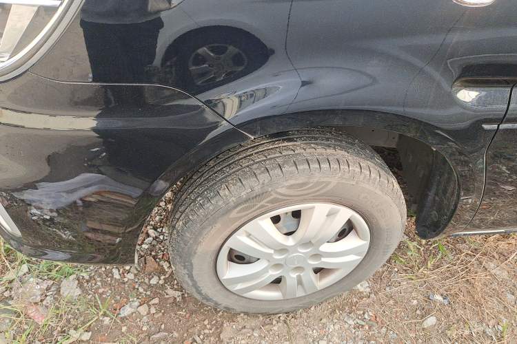 Used FORTHING Lingzhi 2022 M5L 1.6L Utility Model 7 Seats
