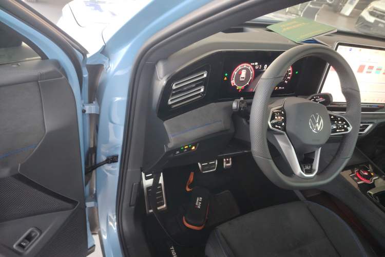 Used Volkswagen Tiguan L 2024 PRO 380TSI Four-Wheel Drive R-Line Prestige Edition
