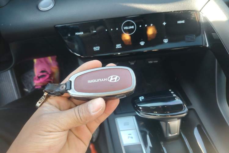 Used Hyundai Elantra 2022 1.5L CVT LUX Prestige Edition