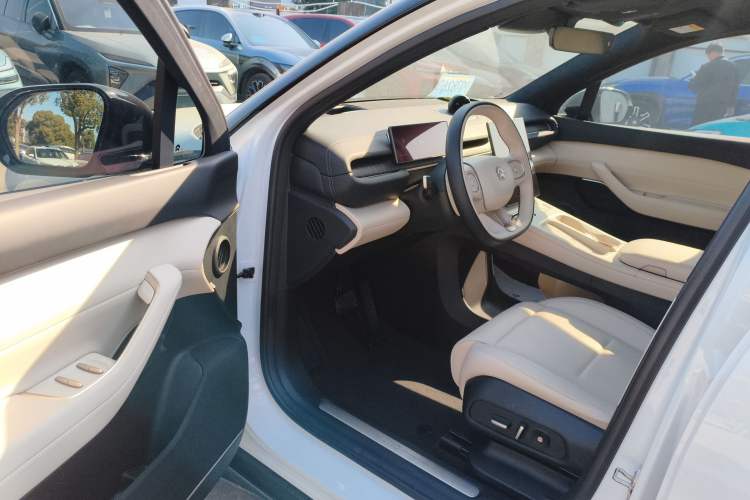 Used Nio ES6 2024 75 kWh
