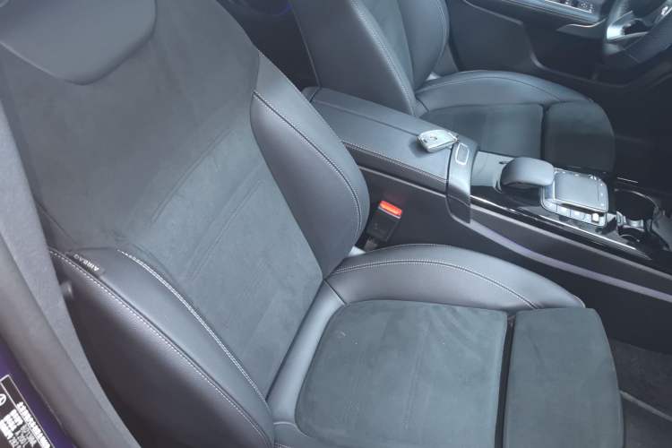 Used Mercedes-Benz A-Class 2022 Revised Version A 200 L Sport Sedan Fashionable Style