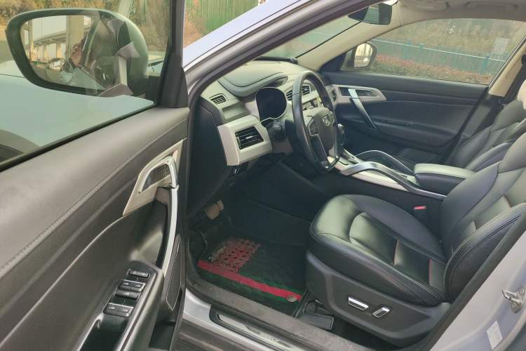 Used Geely Auto Emgrand X7 Sport 2018 1.8TD Automatic Two-Wheel Drive Smart 4G Connected Version