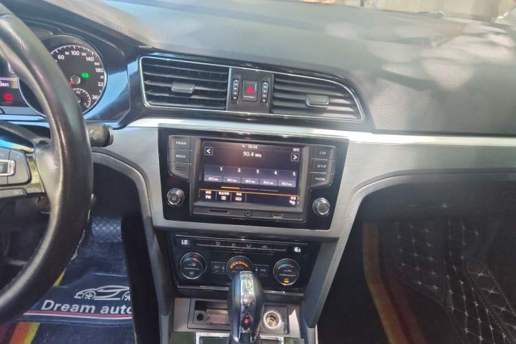 Used Volkswagen Lamando 2017 280TSI DSG Comfort Edition
